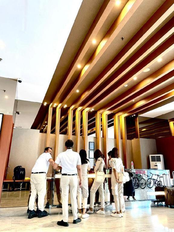 The Crew Hotel Kualanamu International Airport Medan Bagian luar foto