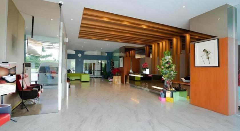 The Crew Hotel Kualanamu International Airport Medan Bagian luar foto