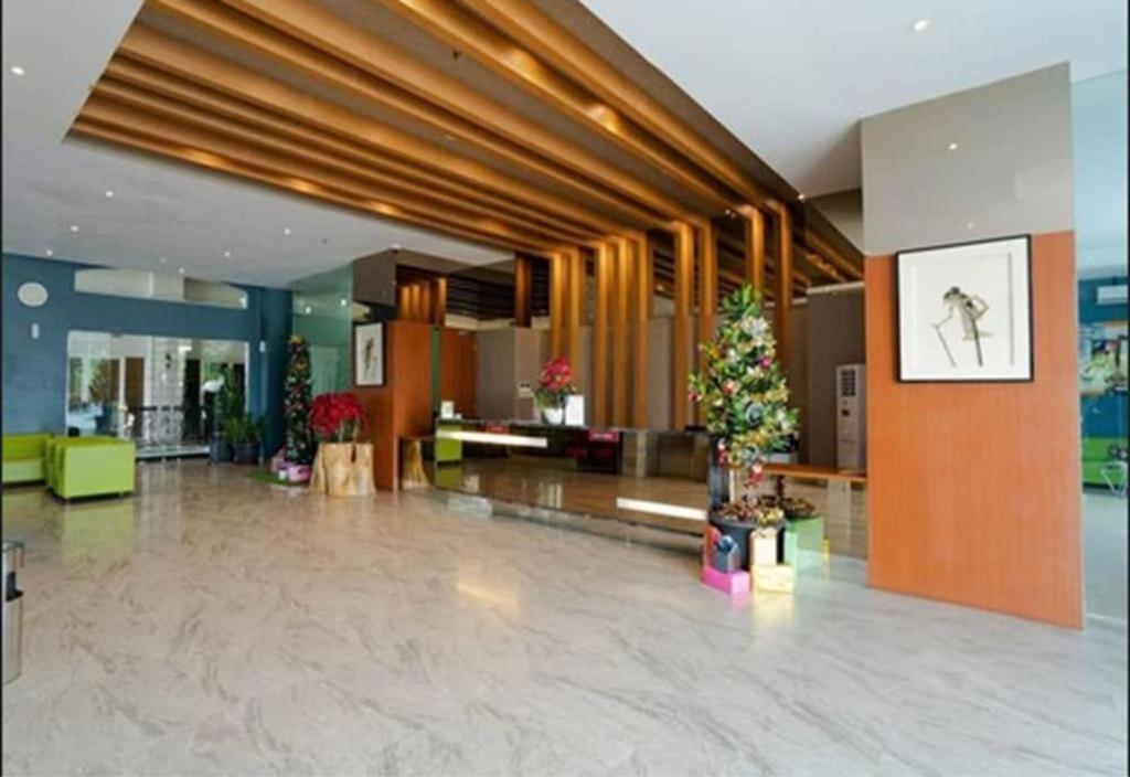 The Crew Hotel Kualanamu International Airport Medan Bagian luar foto