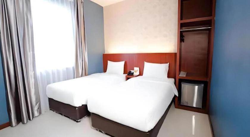 The Crew Hotel Kualanamu International Airport Medan Bagian luar foto